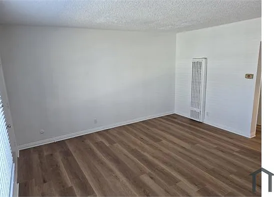 1120 W Florence Ave — Photo 6