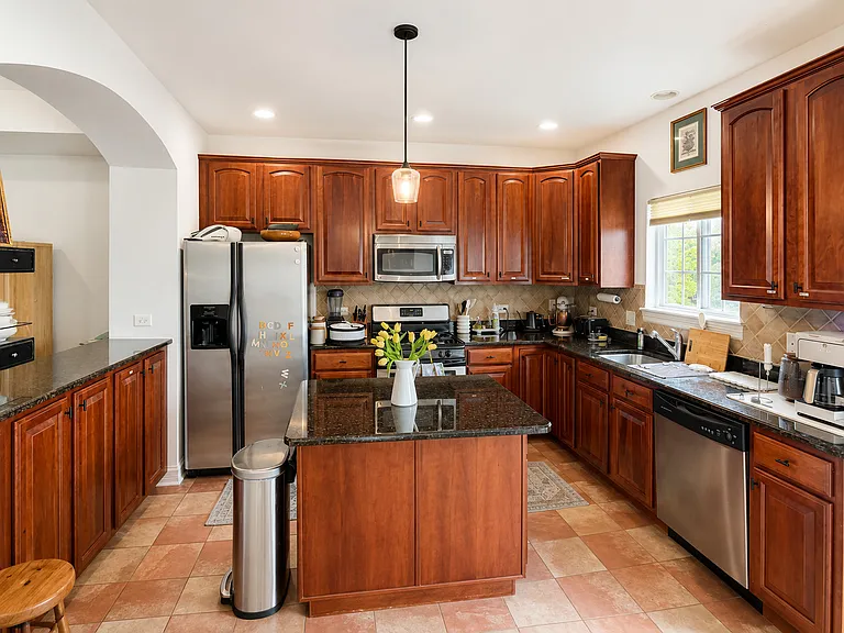 120 Lakeshore Dr #120 — Photo 7