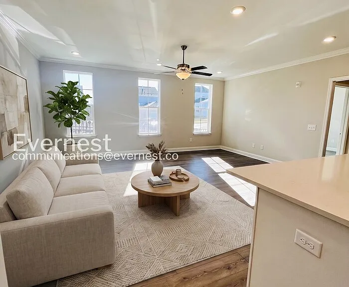 828 Goswell Dr #4 — Photo 1