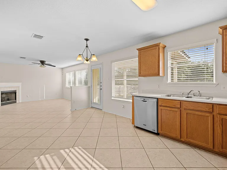 3410 Flowstone Ln — Photo 10