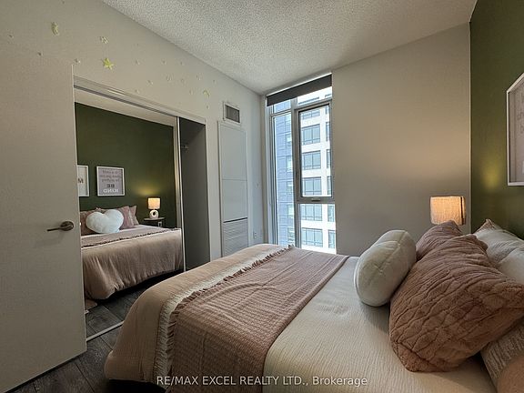 5th image of 225 Sumach St #1009