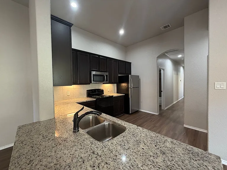 1129 Stanley Way — Photo 9