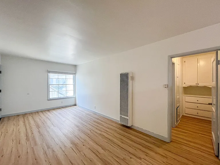 5919-5925 Crenshaw Blvd — Photo 10