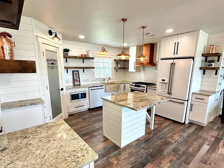 518 Anton Stade Rd #B — Photo 5