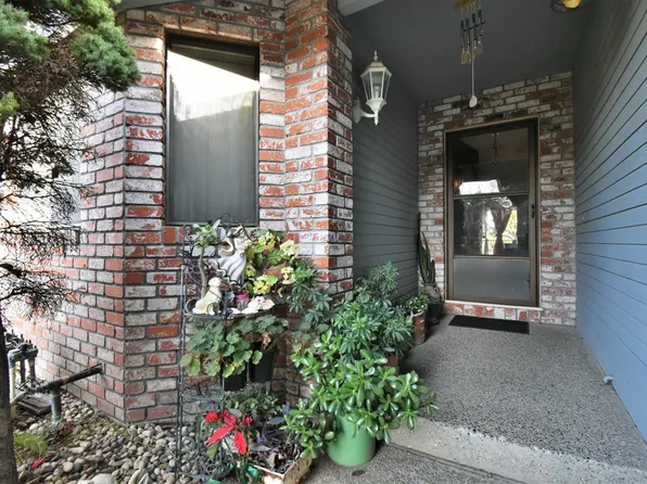 487 Twin River Way, Sacramento, CA 95831