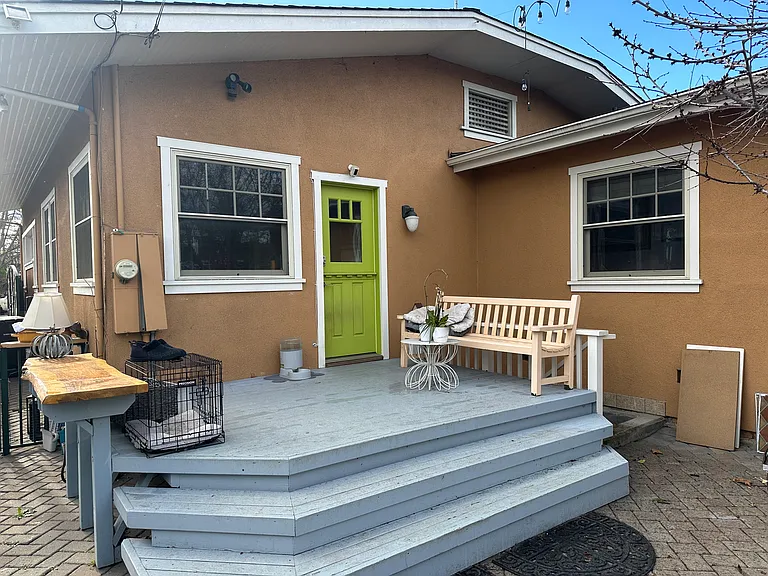 1171 Yosemite Ave — Photo 32
