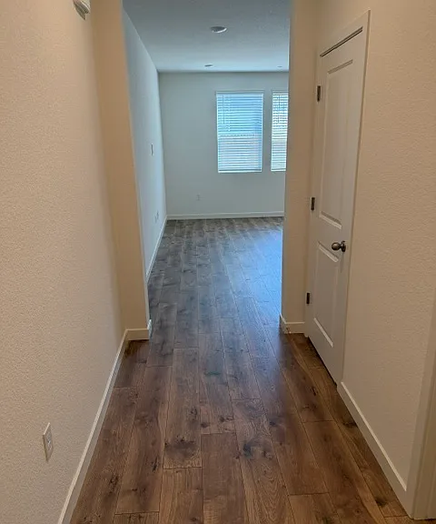 2915 Porcelain St — Photo 13
