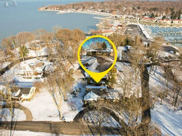 4155 E Sunset Dr, Port Clinton, OH 43452