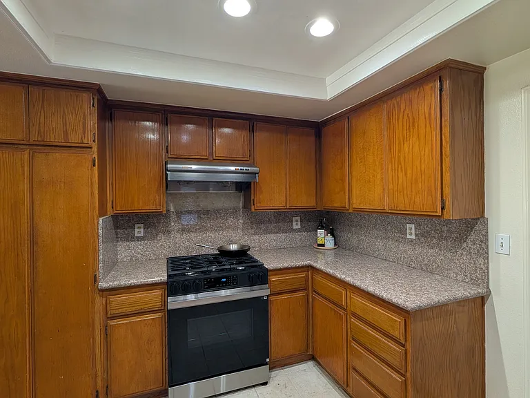 11518 Rochester Ct — Photo 11
