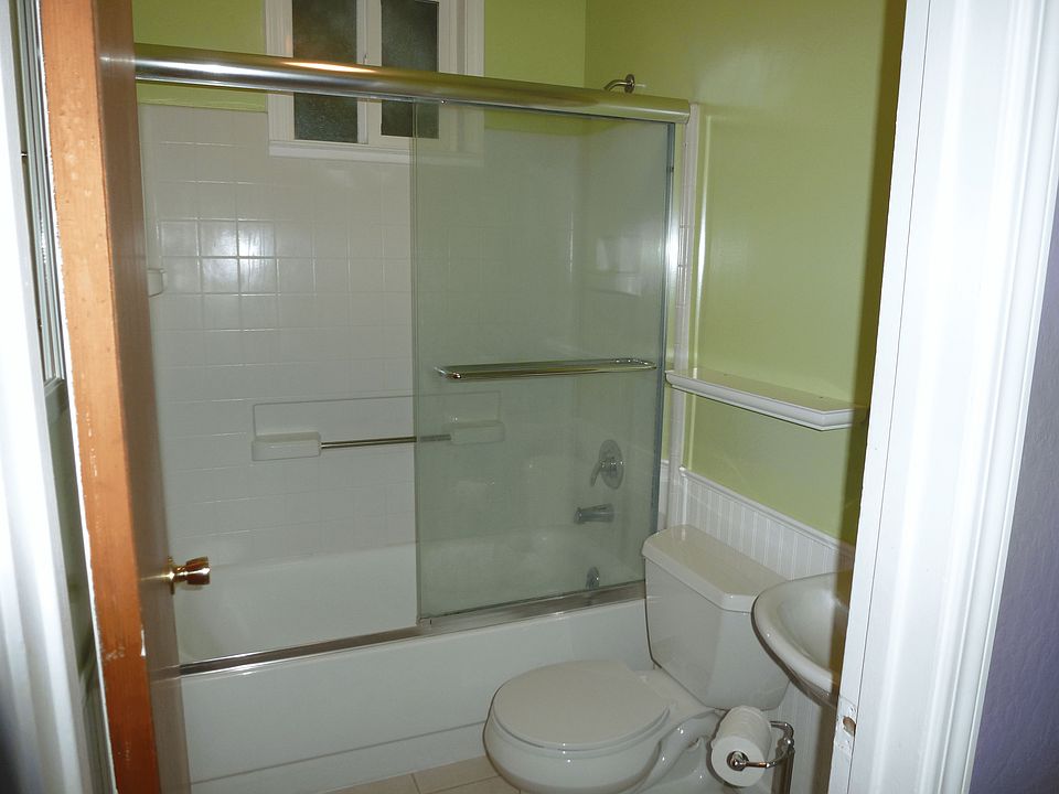 Updated 2nd bathroom