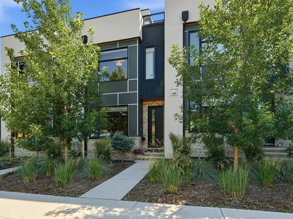 3250 W 18th St SW, Calgary, AB T2T 6S5