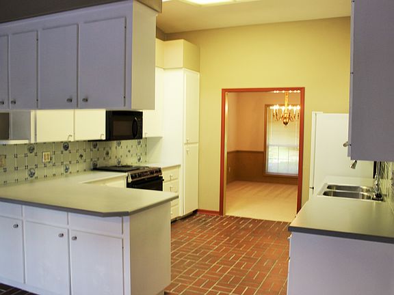 5th image of 3607 NW 75th Ter