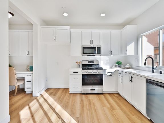 5th image of 511 N Lark Ellen Ave