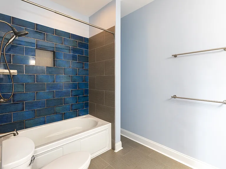 Primary Bathroom (Ensuite)