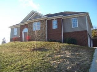 4700 Sterling Ln, Kingsport, TN 37664