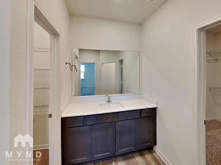 421 Micah Ln — Photo 9