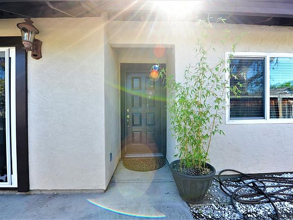 3rd image of 2737 Mabury Sq