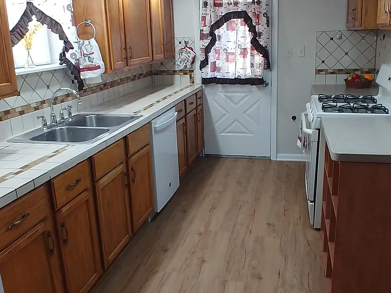 3237 Bookman Ave — Photo 8