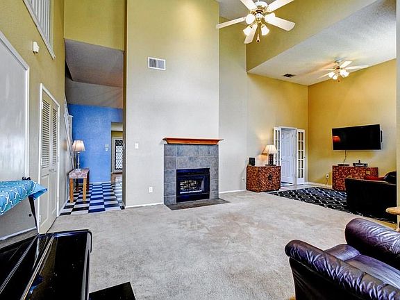 4th image of 320 Cresthaven Dr