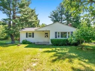 21 Gralia Dr, Springfield, MA 01128