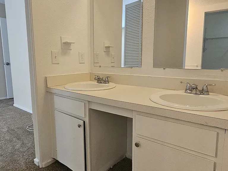 7767 Las Palmas Way #122-122-122 — Photo 5