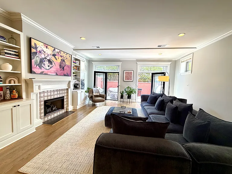 1422 W Henderson St #1 — Photo 4
