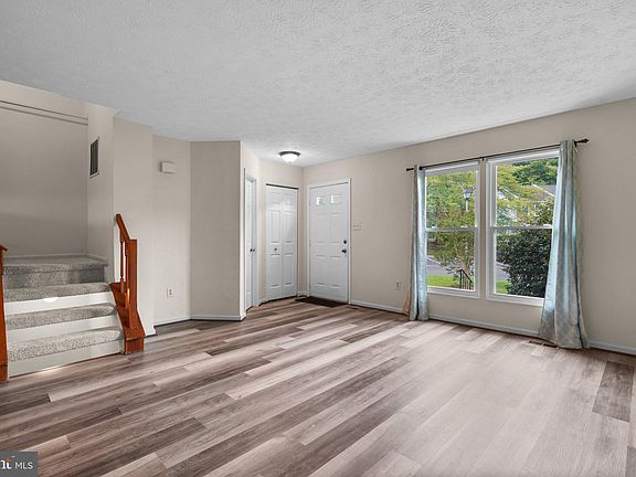 4th image of 4220 Crosswood Dr