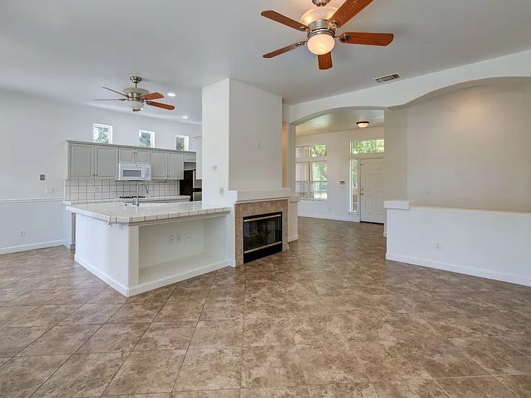5508 W Bluff Ave — Photo 9