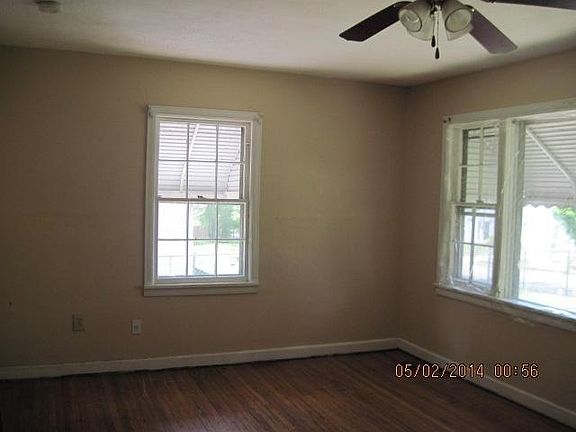 2nd image of 3336 SE Selma Ave