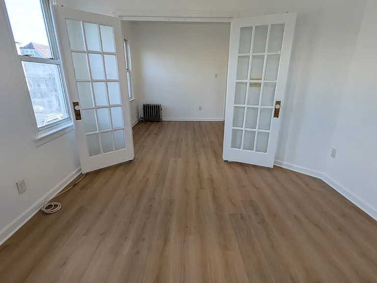 116 Knapp Ave #4 — Photo 8
