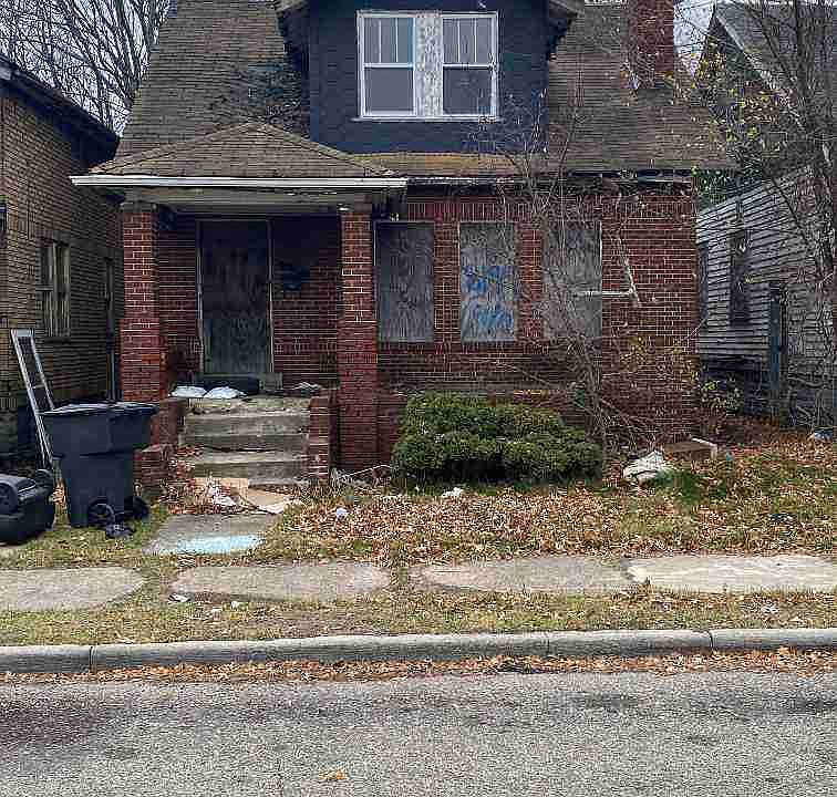 8199 Ellsworth