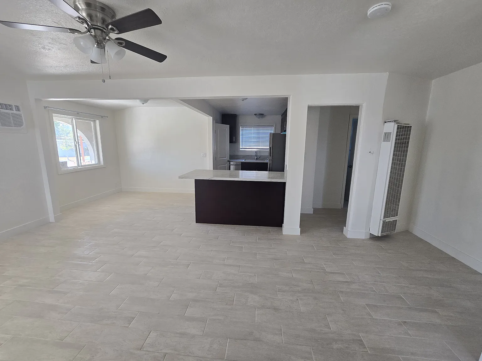 3 bed, 1100 sqft, $3,300 — Photo 4