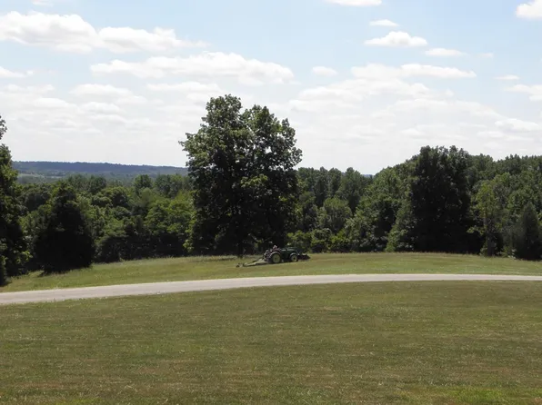 3326 Blue Gate Dr, Spencer, IN 47460