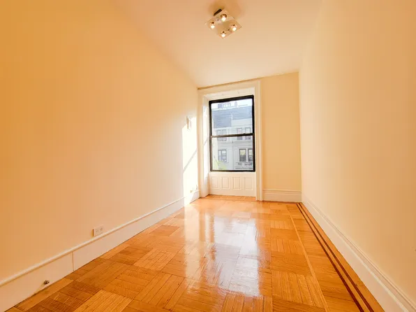 129 West 75th Street image 4 of 6