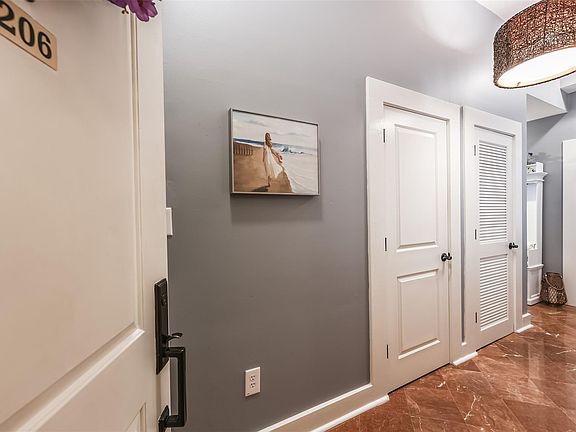 4th image of 202 25th St APT 206