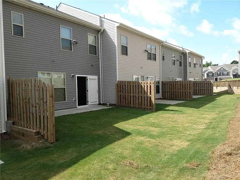1575 Brookmere Way — Photo 18