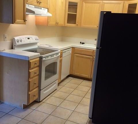 5th image of 3215 44th St Unit 21