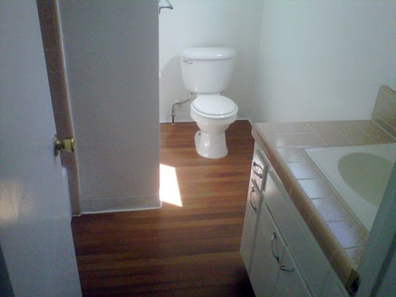 5th image of 305 Loma Vista St APT 02