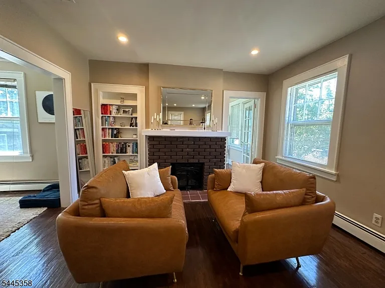 43 Cypress St — Photo 4
