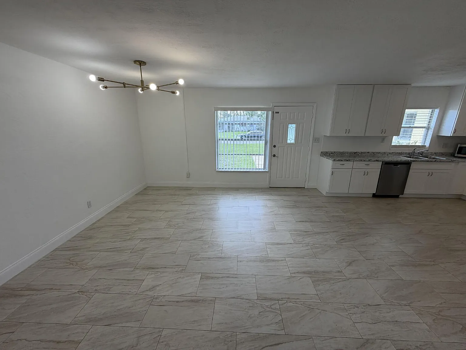 4 bed, 2.0 bath, 2209 sqft, $2,550 — Photo 4