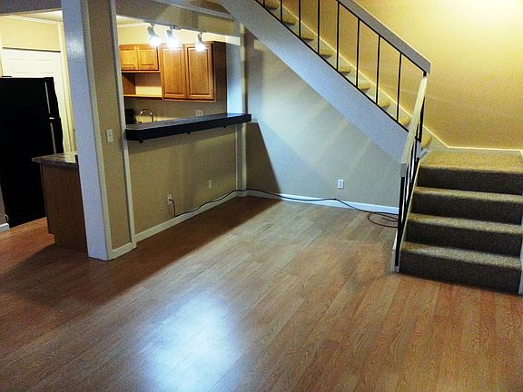 5th image of 49 Valley Forge Ln