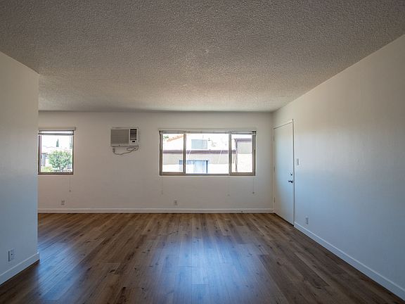2nd image of 6512 Woodman Ave APT 9
