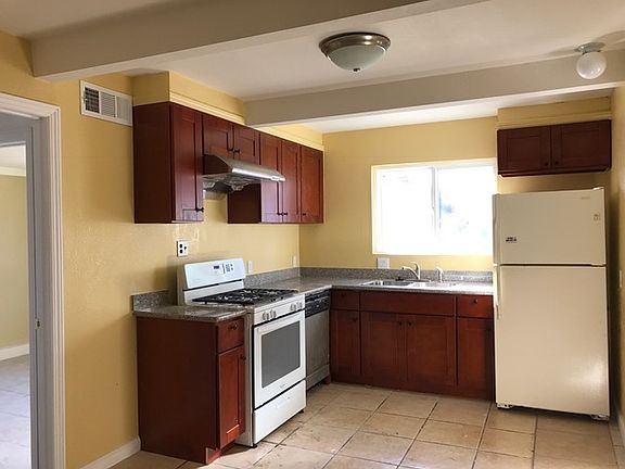 3rd image of 300 Monmouth Dr