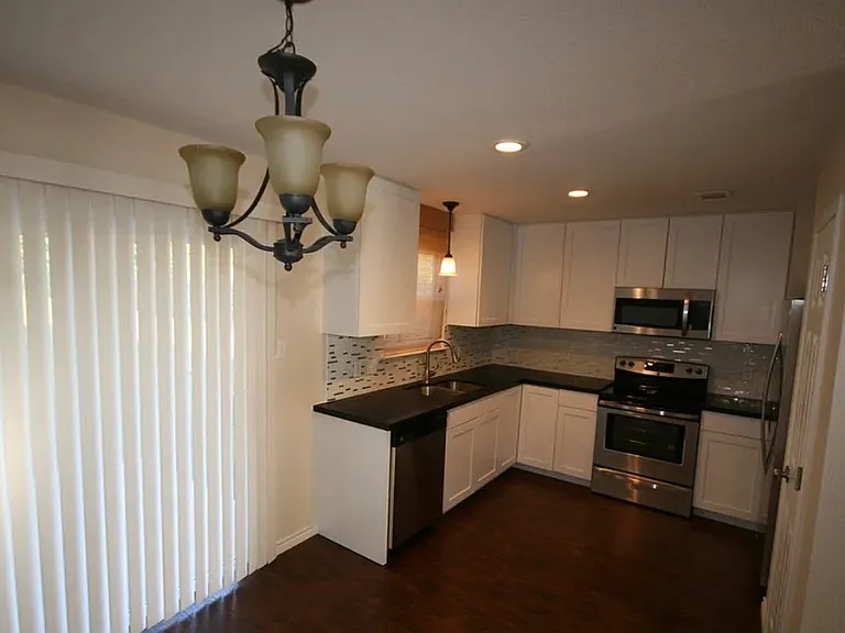 1505 Quarry Dr — Photo 8