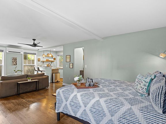 4th image of 105 Sumner St #2B