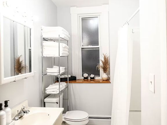 5th image of 785 Orange St #1