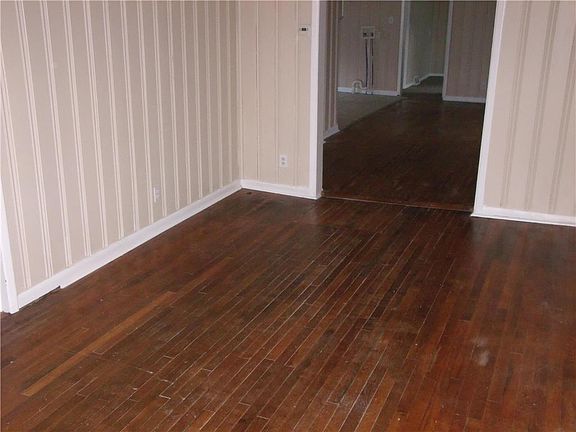 2nd image of 6028 S Benton Ave