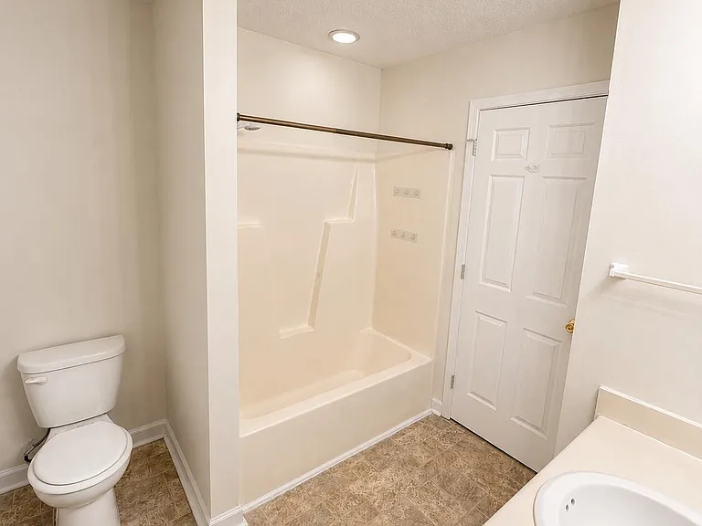 2905 Cedar Creek Rd #E — Photo 15