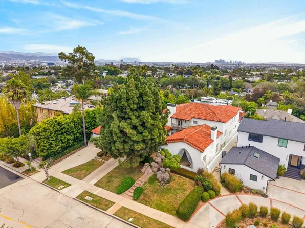 2798 McConnell Dr, Los Angeles, CA 90064