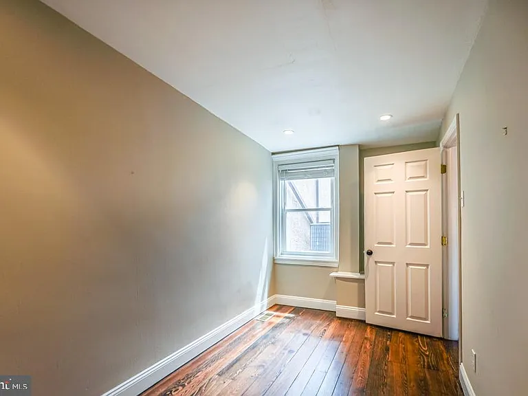 1523 S Clarion St — Photo 12